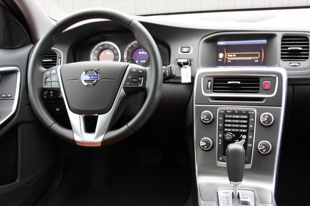 volvo-s60-interior-2.jpg