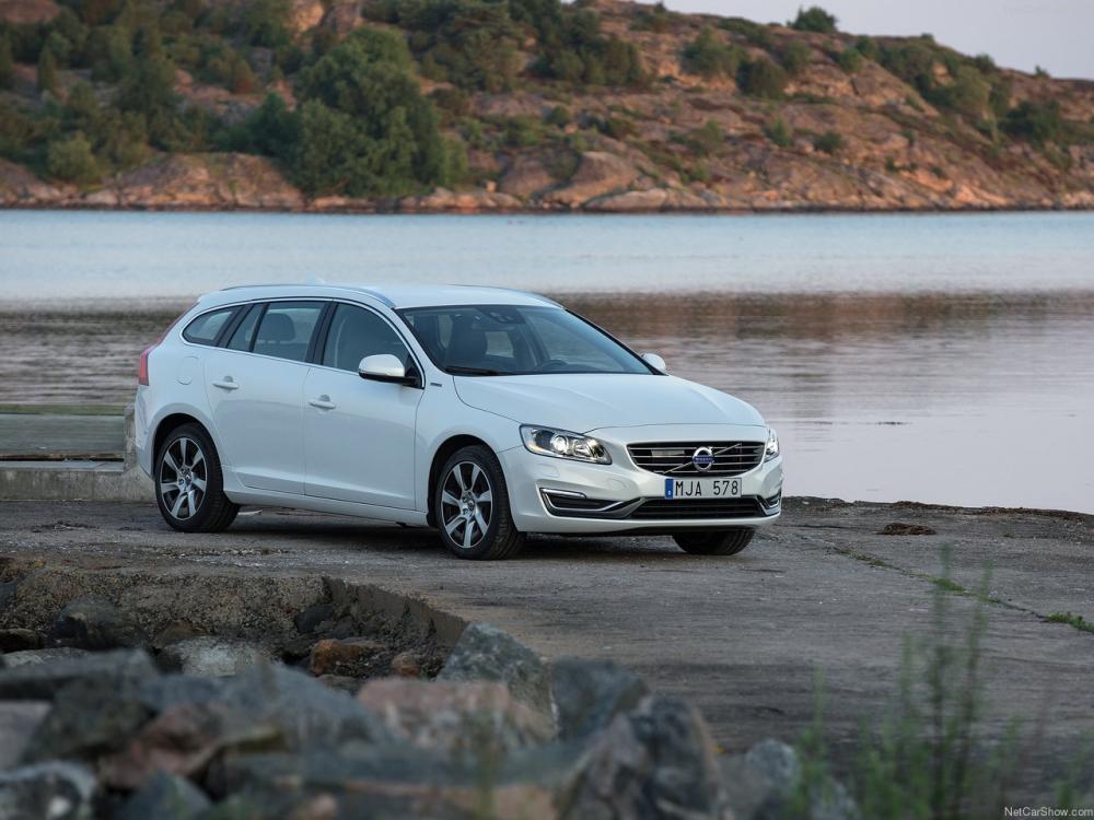 Volvo-V60_Plug-in_Hybrid-2014-1280-04.jpg